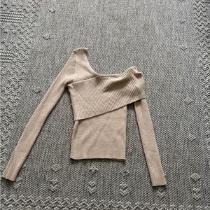 Ribbed off the shoulder top size L